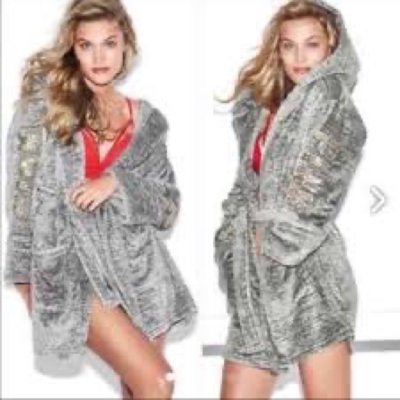PINK Victoria's Secret | Intimates & Sleepwear | Vs Pink Bling Plush ...